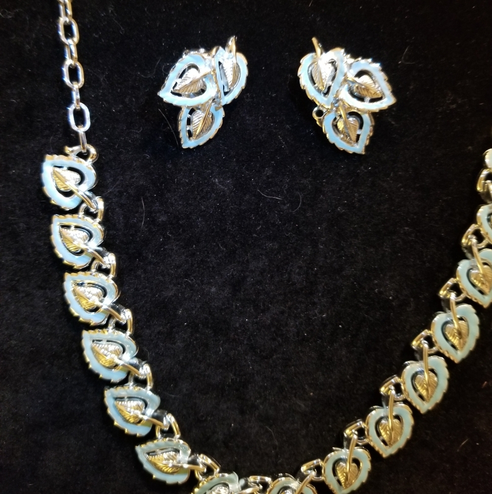 Vintage Coro Silver necklace& earring set
